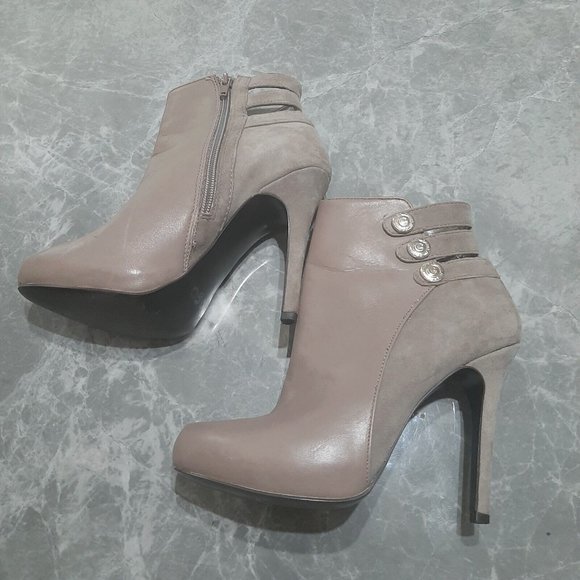 Guess Granee Grey Taupe Suede & Leather Button Accented High Heel Booties SZ 7 - Picture 6 of 8